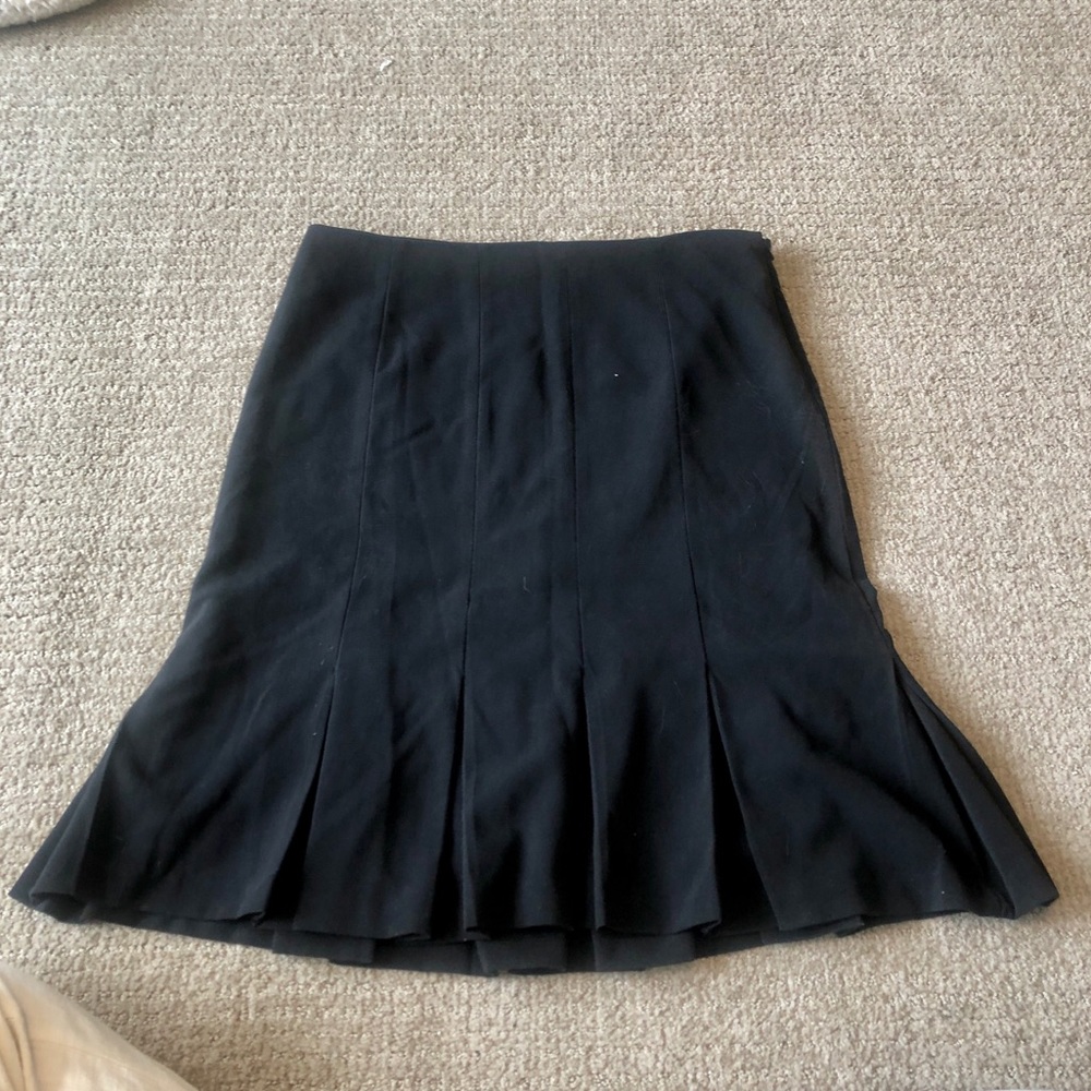 Black Pleated A-line Skirt - Picture 2 of 4